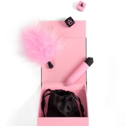 SECRET PLAY - CAJA DE PLACERES PARA PAREJAS DADOS BALA VIBRADORA PLUMERO